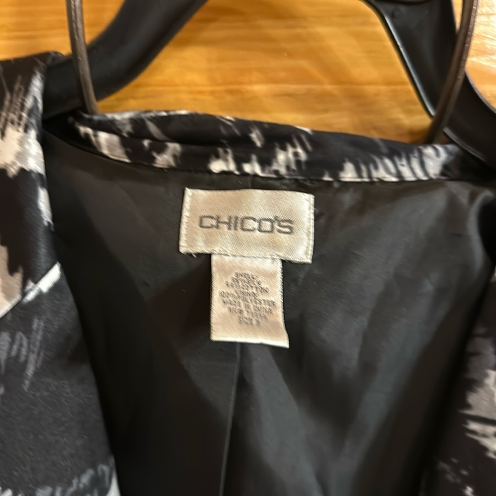 Vintage Chiccos blazer. Gray, black and white. Size 3.